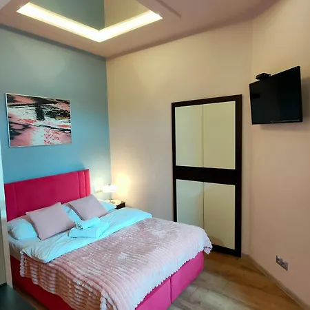 Mirror Pink Studio Apartment-2